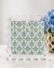 SCALLOP FRAME