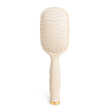 TAN DETANGLER BRUSH