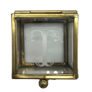 INITIAL GLASS BOX