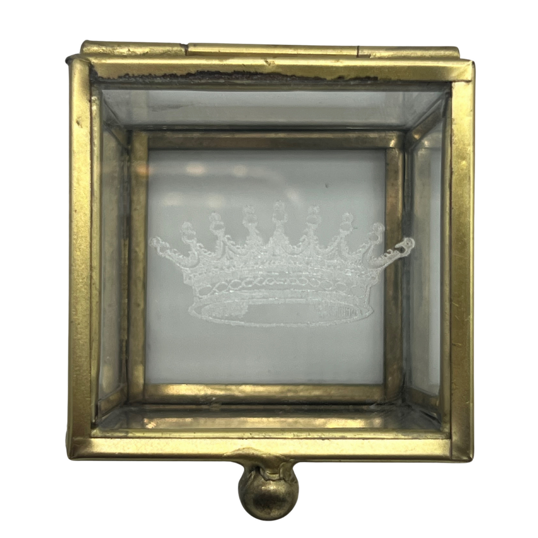 KING CROWN GLASS BOX