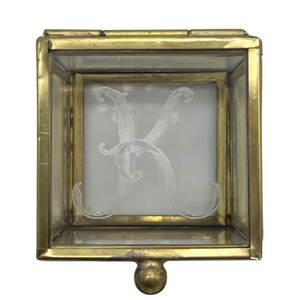 INITIAL GLASS BOX