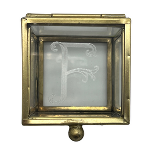 INITIAL GLASS BOX