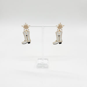 PEARL BOOTS EARRING
