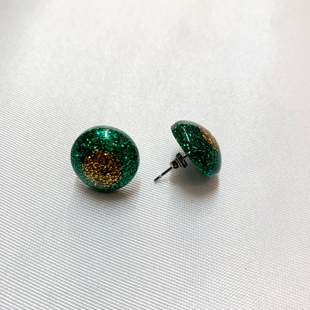 ST PATRICK`S DAY ROUND STUD EARRING